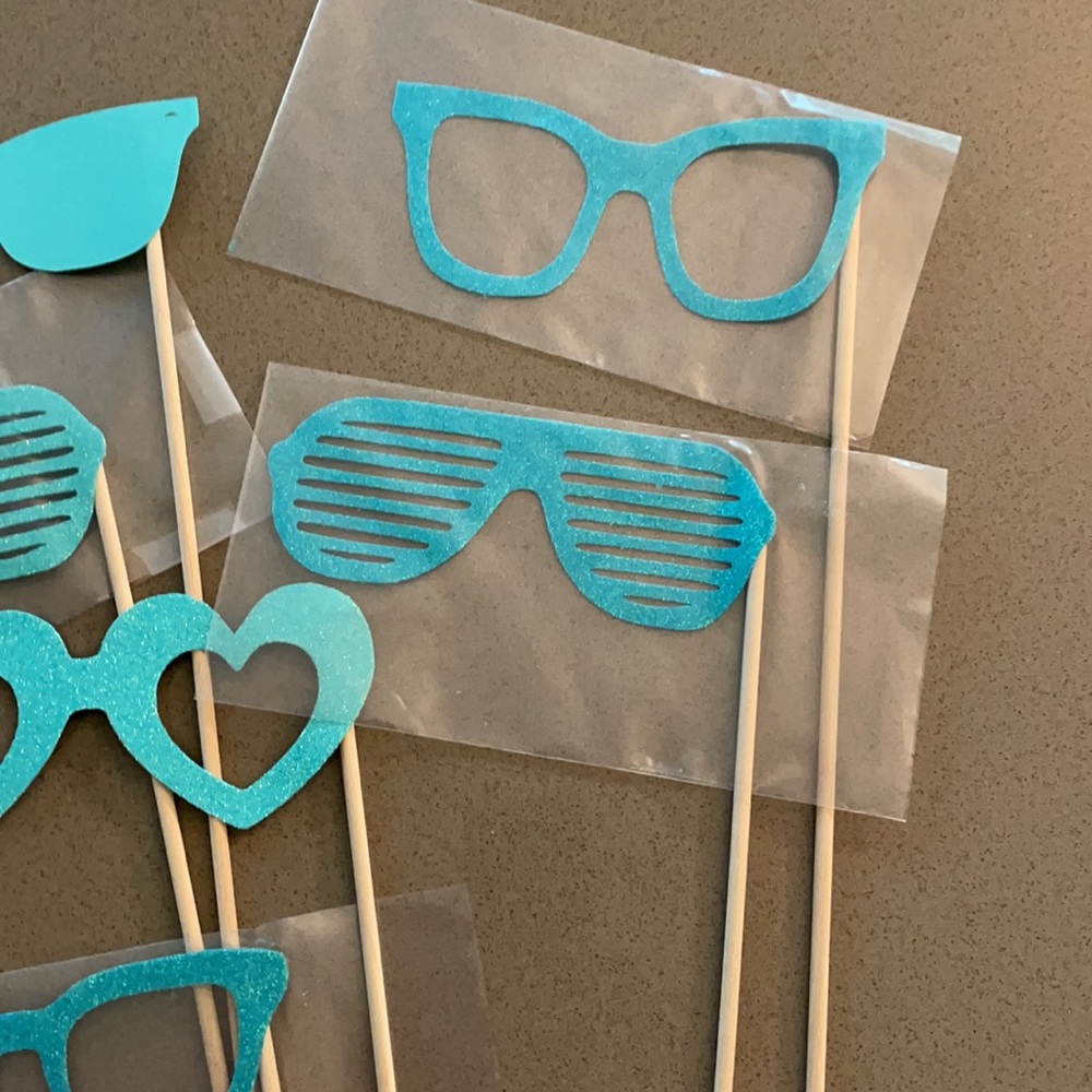 Photo Booth Props - Picture 6 of 13